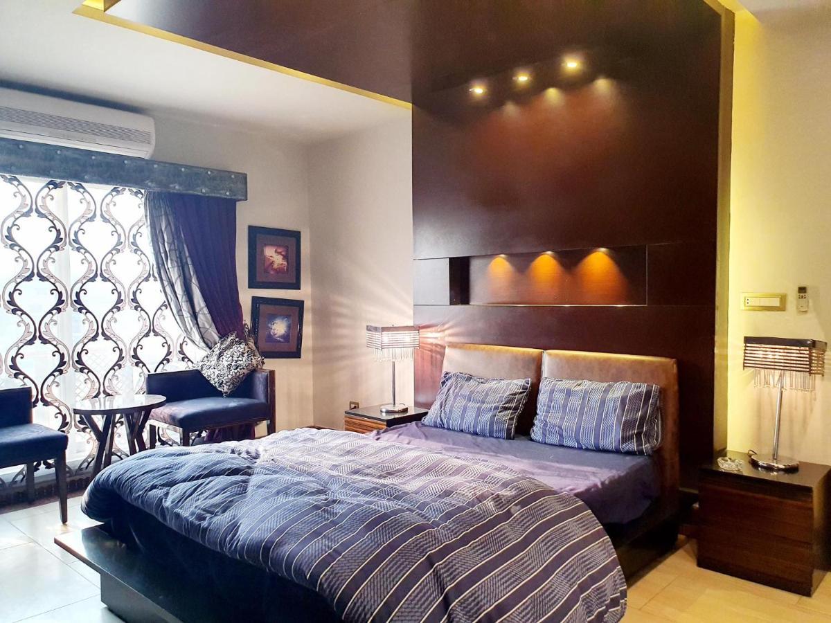 Luxurious Boutique One Bed Apartment In Bahria Town ราวัลปินดี ภายนอก รูปภาพ