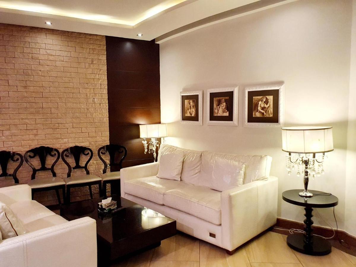 Luxurious Boutique One Bed Apartment In Bahria Town ราวัลปินดี ภายนอก รูปภาพ